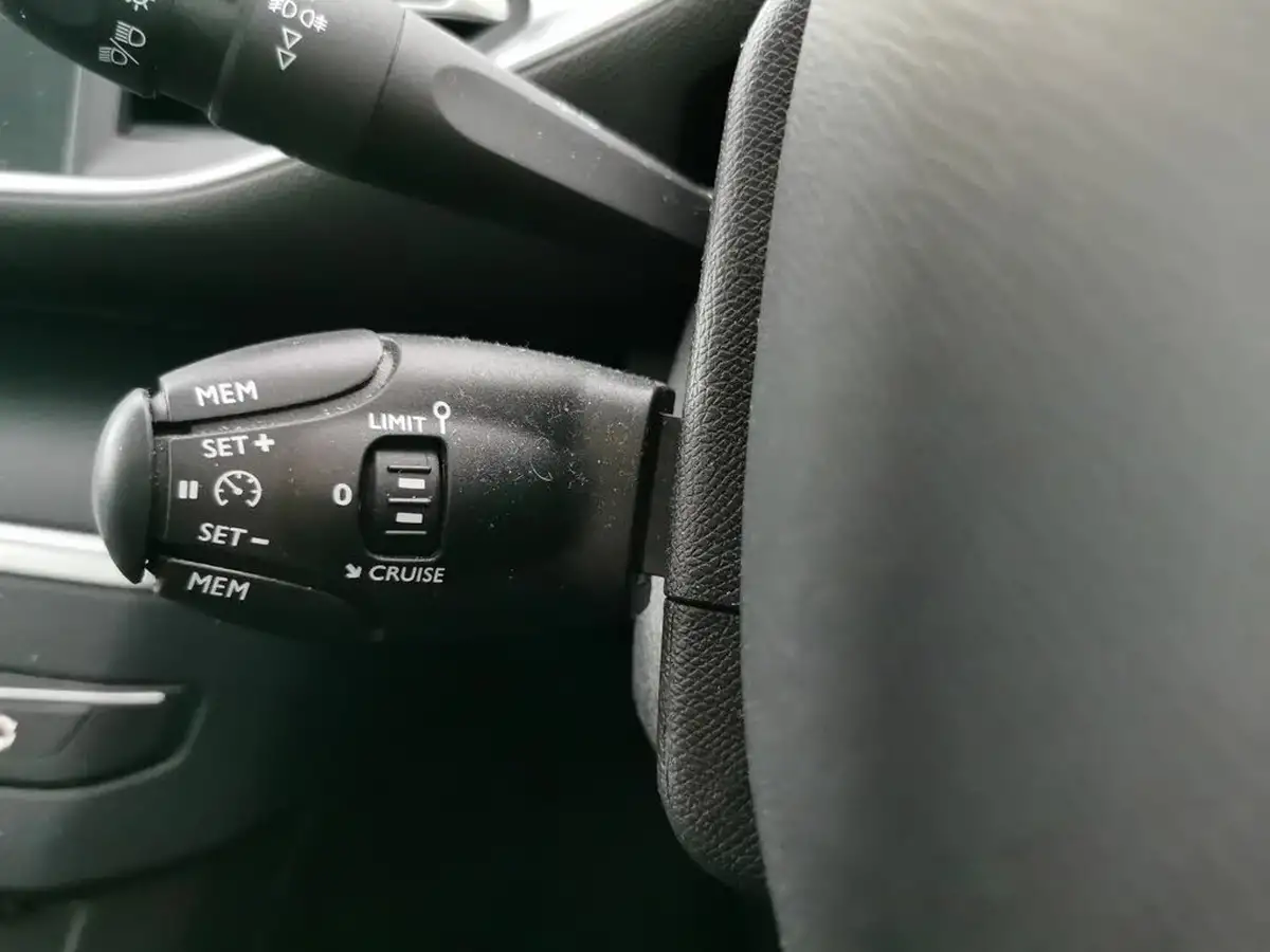 2020-peugeot-308-sw-15-bluehdi-allure-big-19