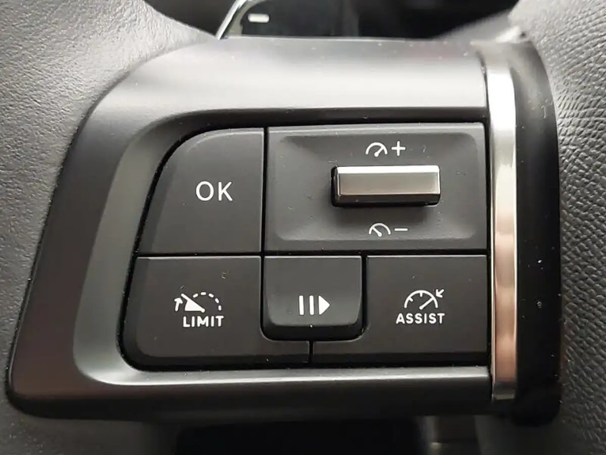 2021-citroen-c4-12-puretech-sense-plus-eat8-big-17