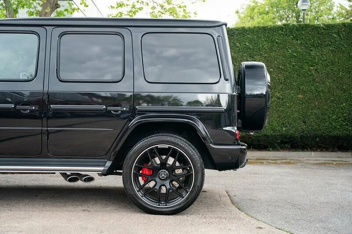 2023-mercedes-benz-g-class-40-g63-amg-big-29
