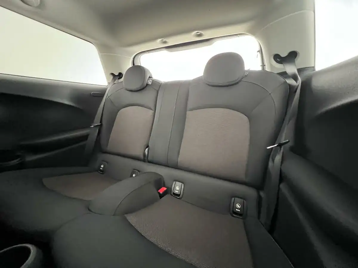 2019-mini-cooper-15-cooper-classic-hatchback-3d-big-11