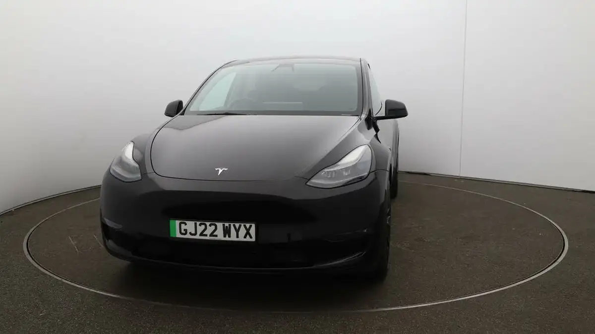 2022-tesla-model-y-e-long-range-big-29