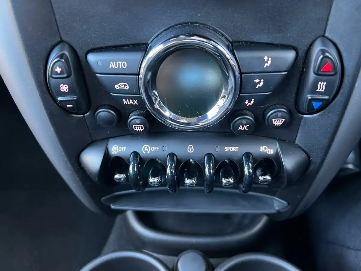 2015-mini-paceman-16-cooper-big-23