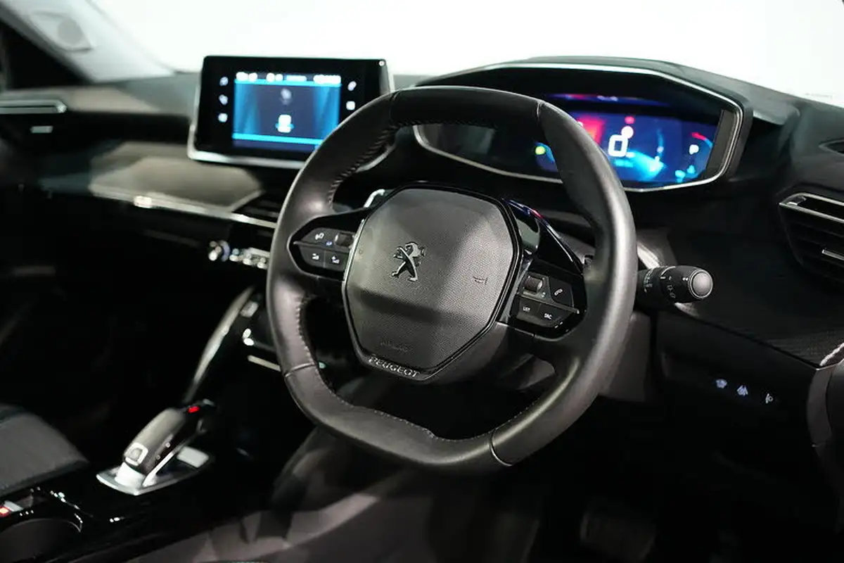 2021-peugeot-2008-suv-12-puretech-allure-premium-130bhp-eat8-big-44