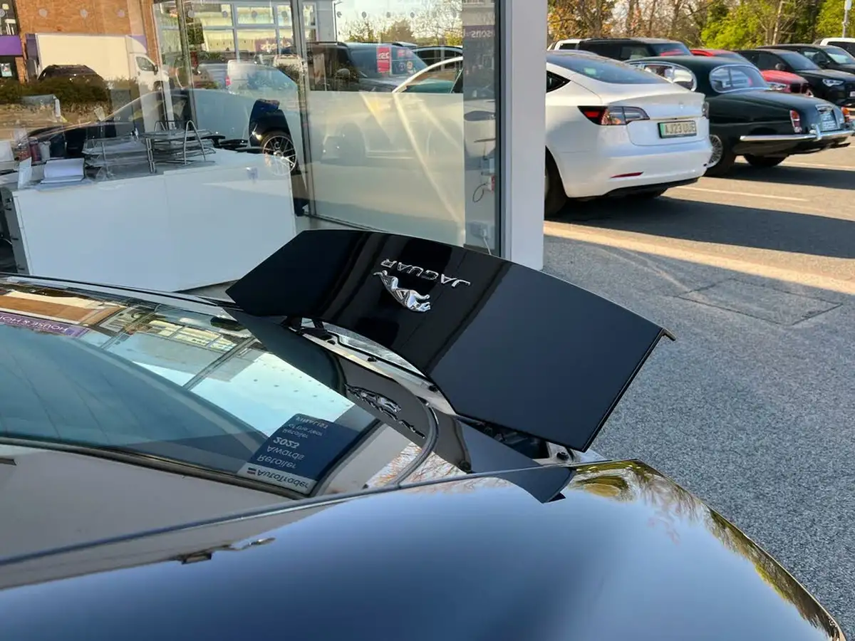 2021-jaguar-f-type-big-61