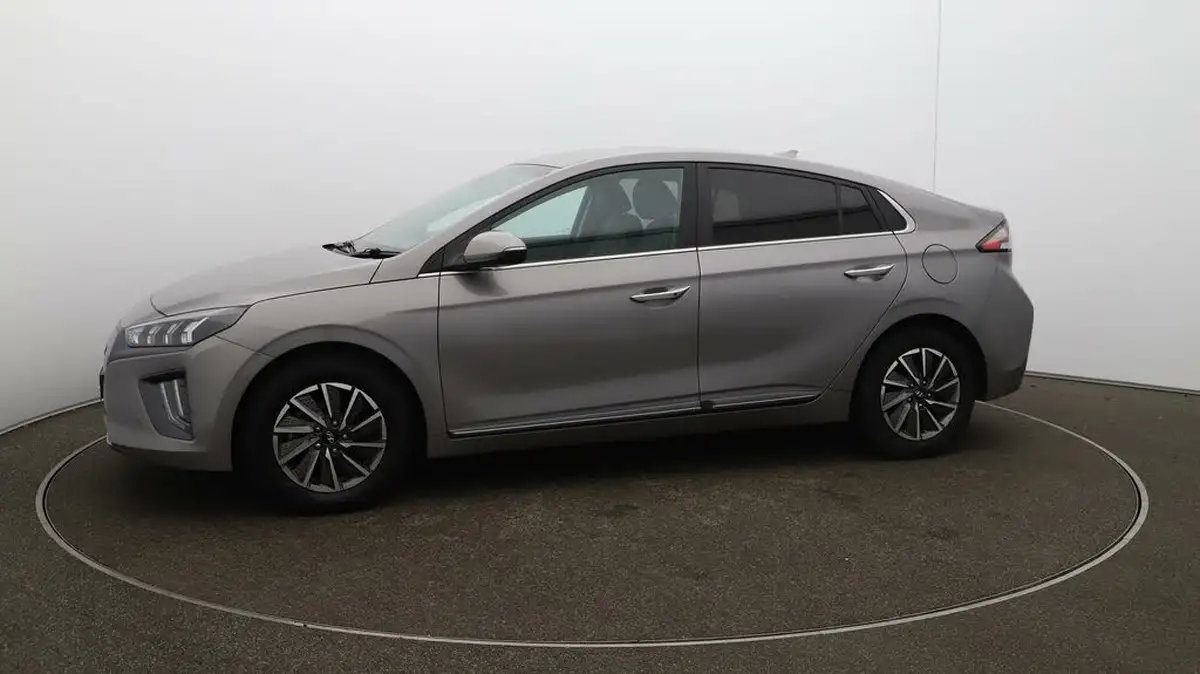 2022-hyundai-ioniq-e-premium-se-electric-big-60
