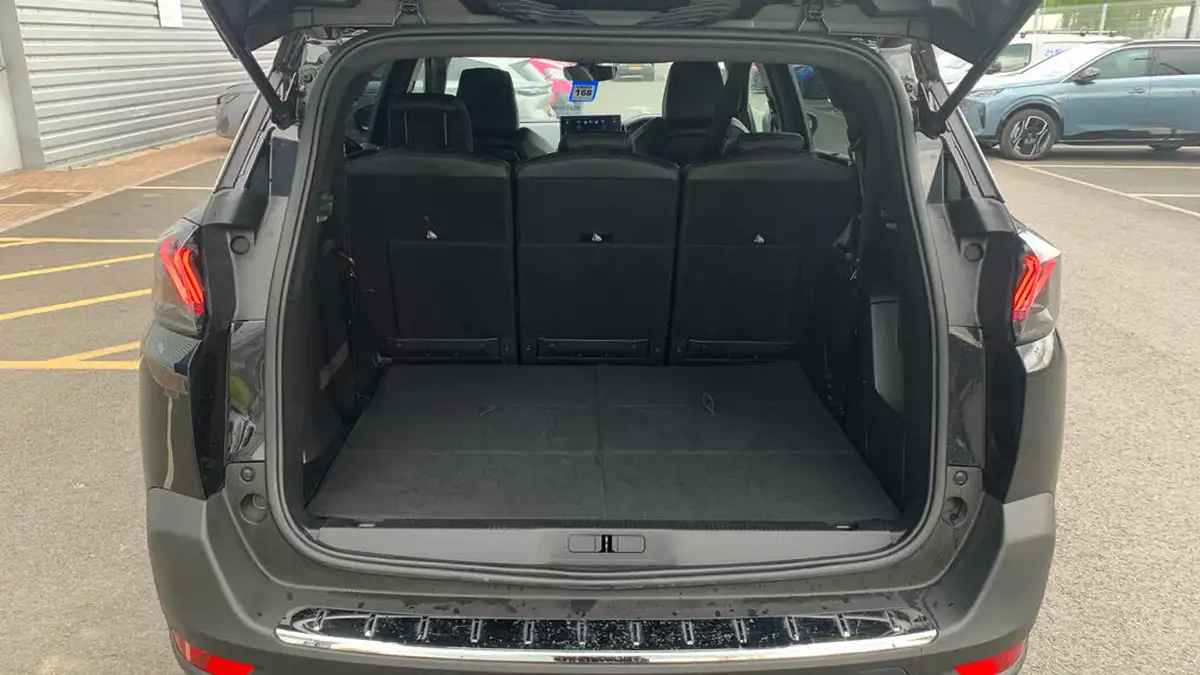 2024-peugeot-5008-suv-12-gt-134bhp-big-18