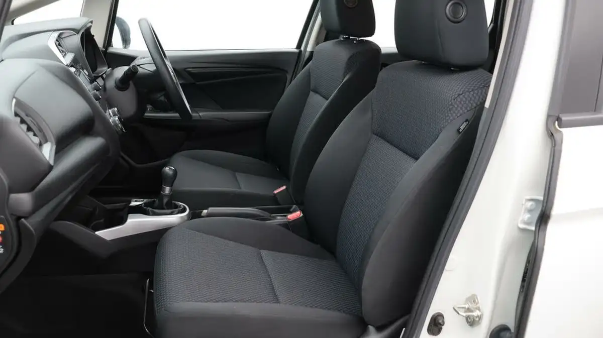 2020-honda-jazz-13-i-vtec-s-big-14