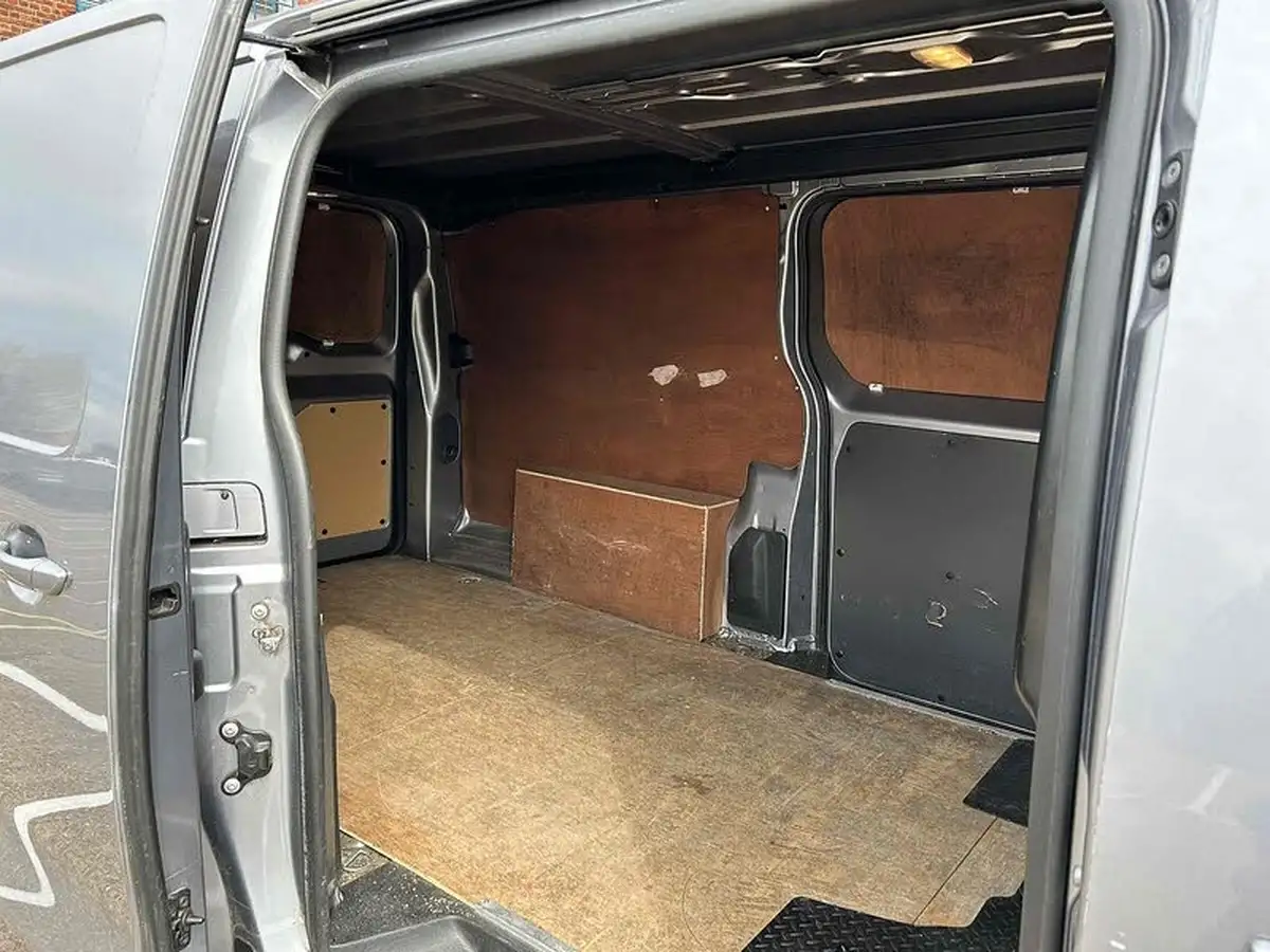 2022-vauxhall-vivaro-20td-3100-l2h1-sportive-big-25