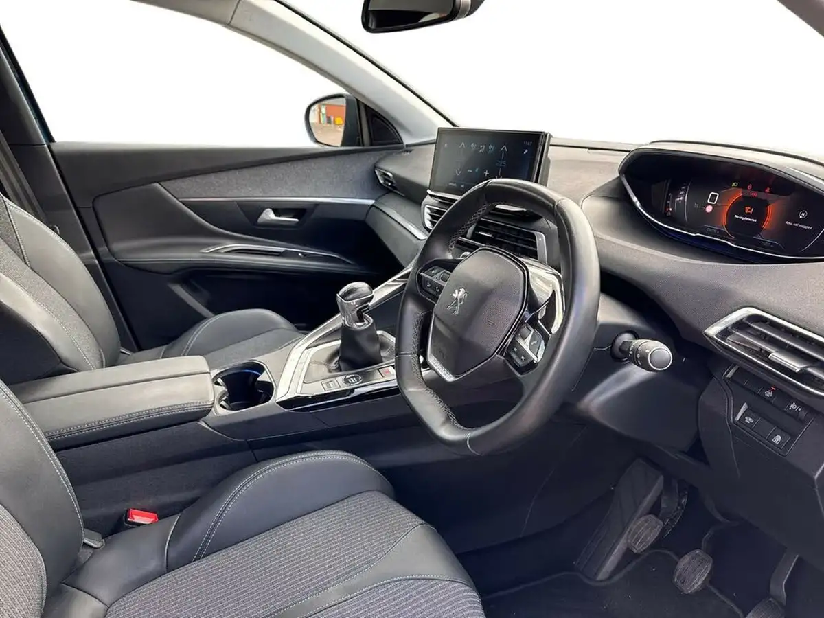 2021-peugeot-3008-suv-12-puretech-allure-premium-big-14
