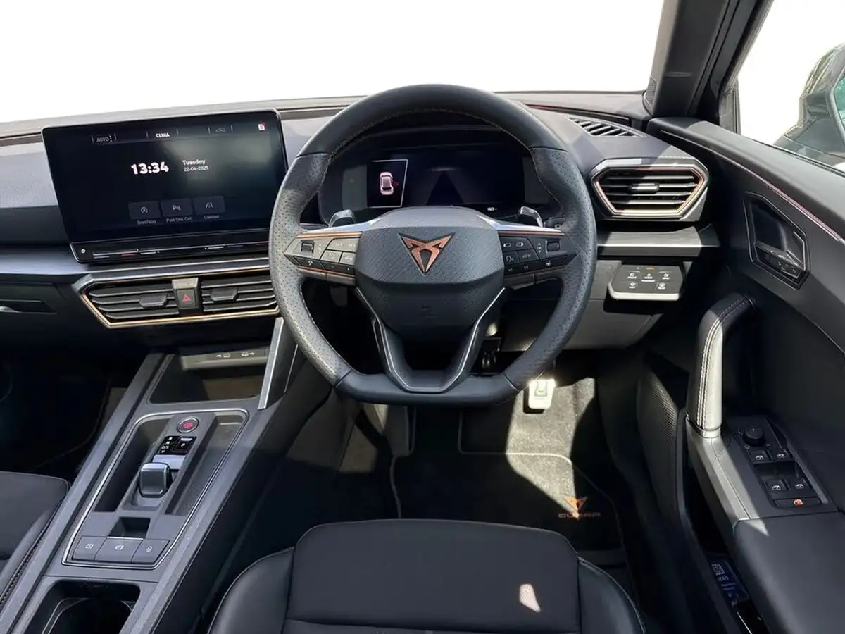 2024-cupra-leon-nf-20-tsi-vz2-design-edition-300ps-hatchback-big-12