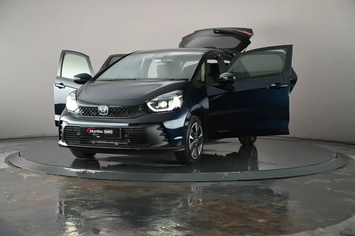 2025-honda-jazz-15-i-mmd-advance-big-40