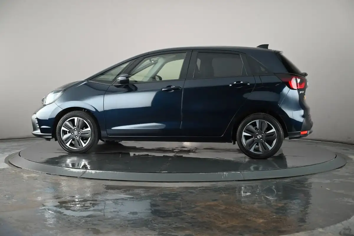 2025-honda-jazz-15-i-mmd-advance-big-12