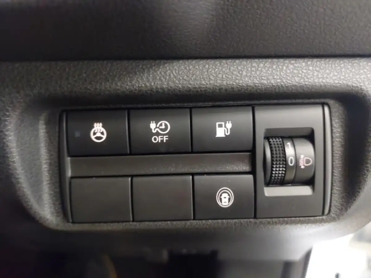 2023-nissan-leaf-e-e-n-connecta-59kwh-big-9