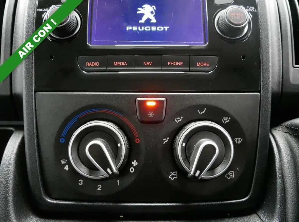2021-peugeot-boxer-22-bluehdi-professional-335-l3-h2-140bhpeu6dt-panel-big-15