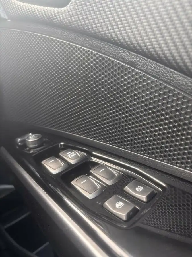 2022-kgm-ssangyong-tivoli-12-gdi-t-ventura-big-26