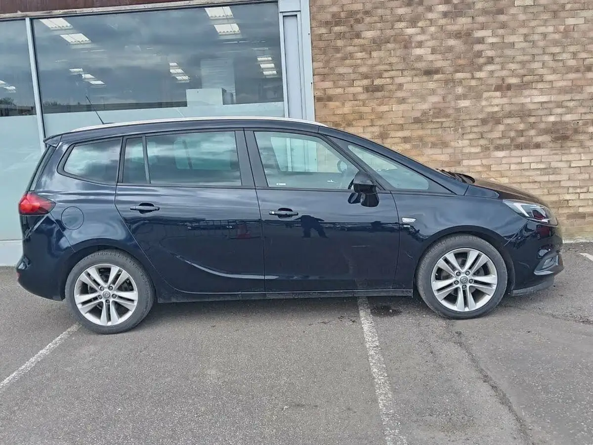 2017-vauxhall-zafira-tourer-14i-16v-turbo-sri-nav-big-1
