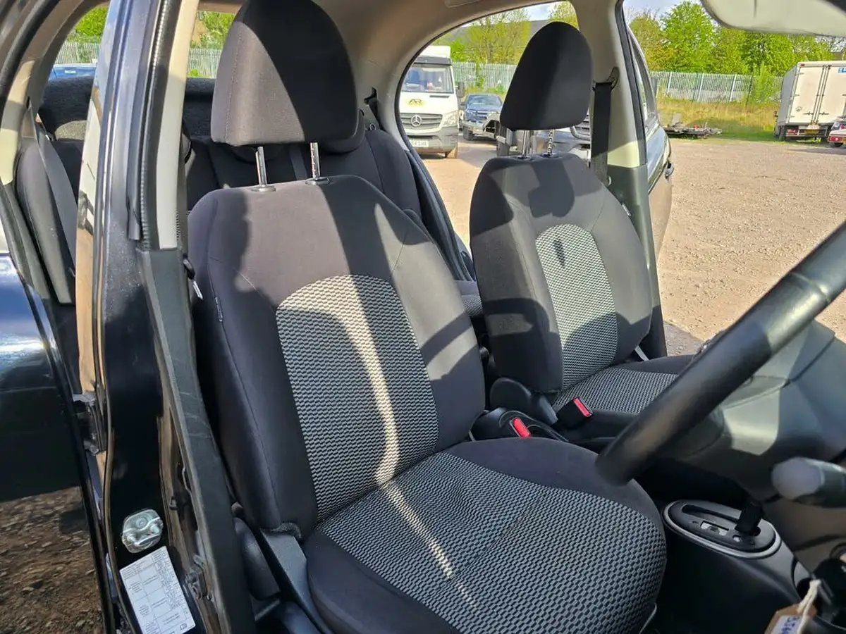 2014-nissan-micra-12-acenta-80ps-cvt-big-19