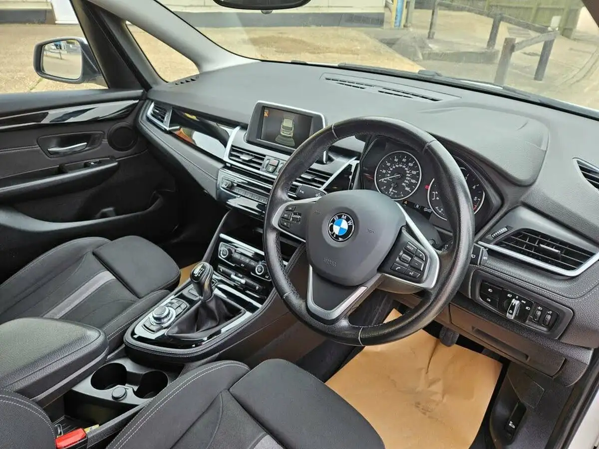 2016-bmw-2-series-20td-218d-sport-active-tourer-5d-big-9