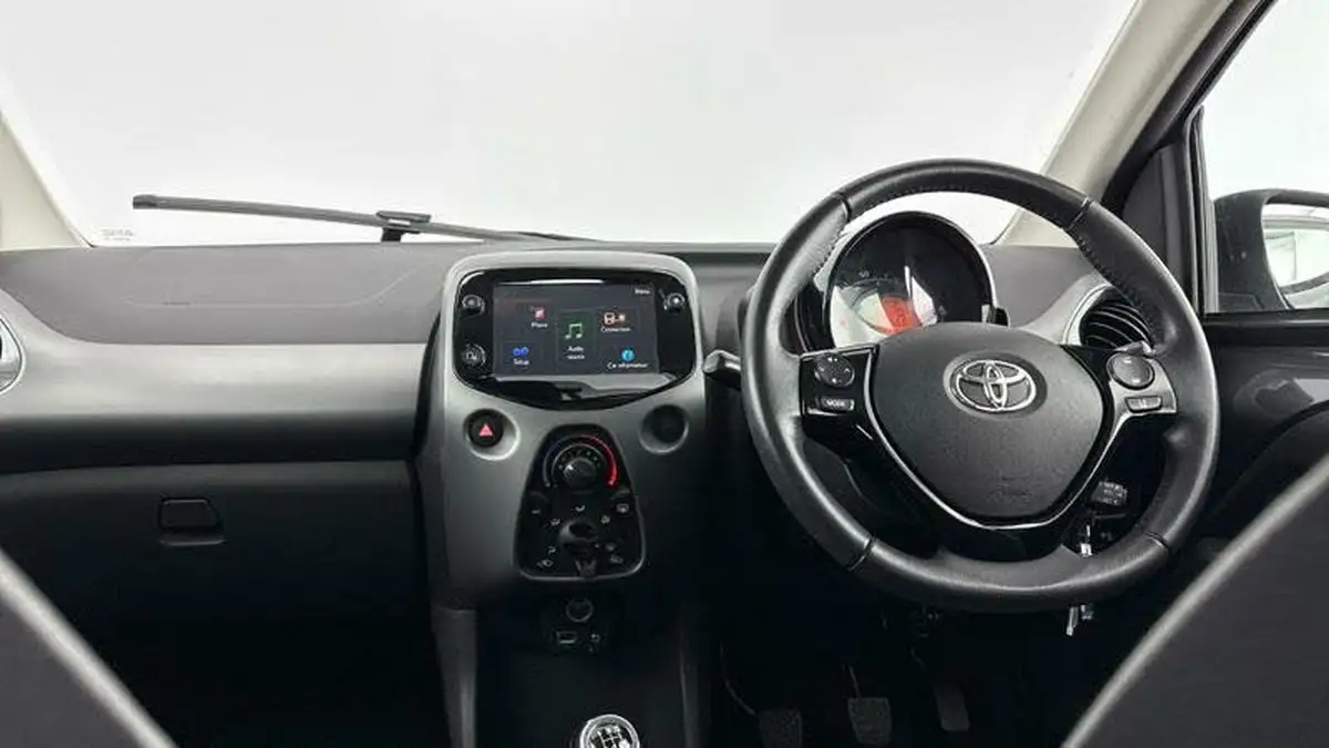2021-toyota-aygo-10-vvt-i-x-play-tss-big-21