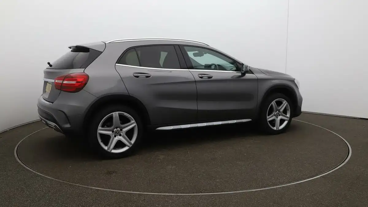 2020-mercedes-benz-gla-class-16-gla-180-amg-line-edition-7g-dct-big-43
