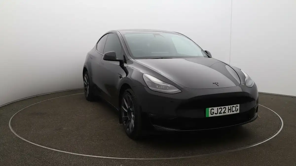2022-tesla-model-y-e-long-range-big-33
