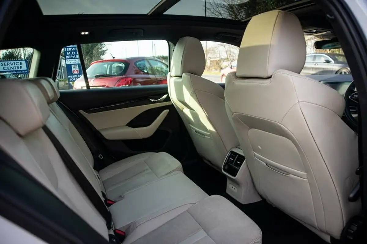 2022-skoda-octavia-14-tsi-se-l-estate-big-32