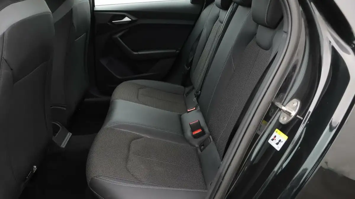 2022-audi-a1-10-25-tfsi-s-line-big-16