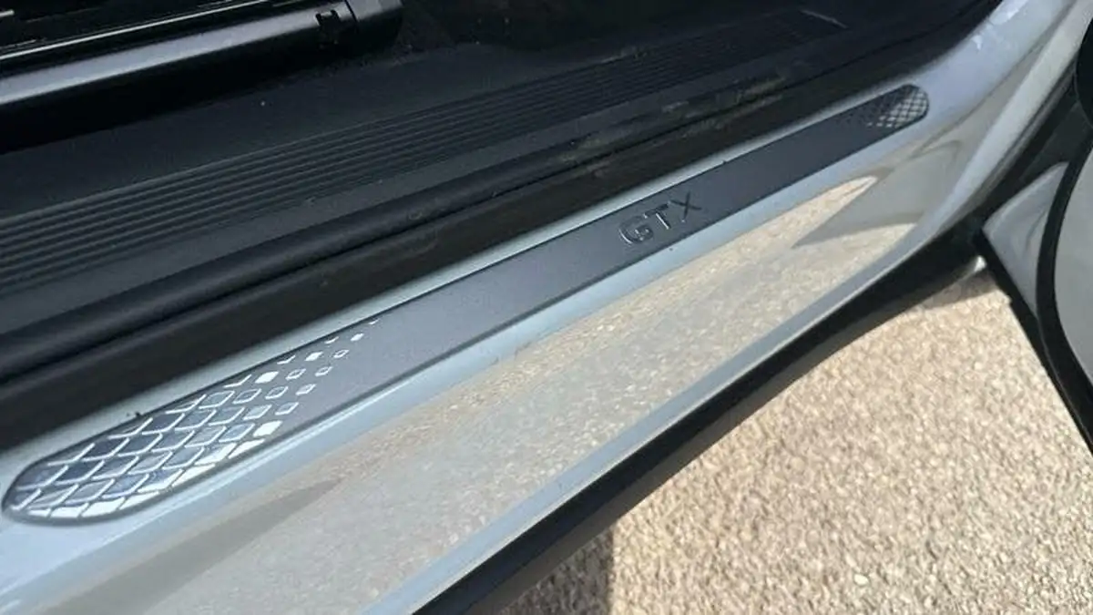 2023-volkswagen-id5-e-gtx-style-299ps-awd-big-19
