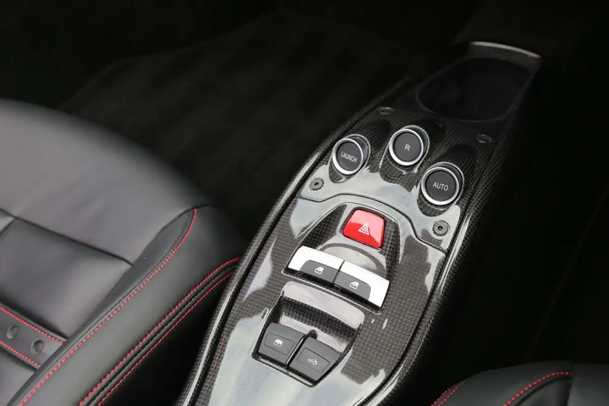 2015-ferrari-458-45-italia-big-24