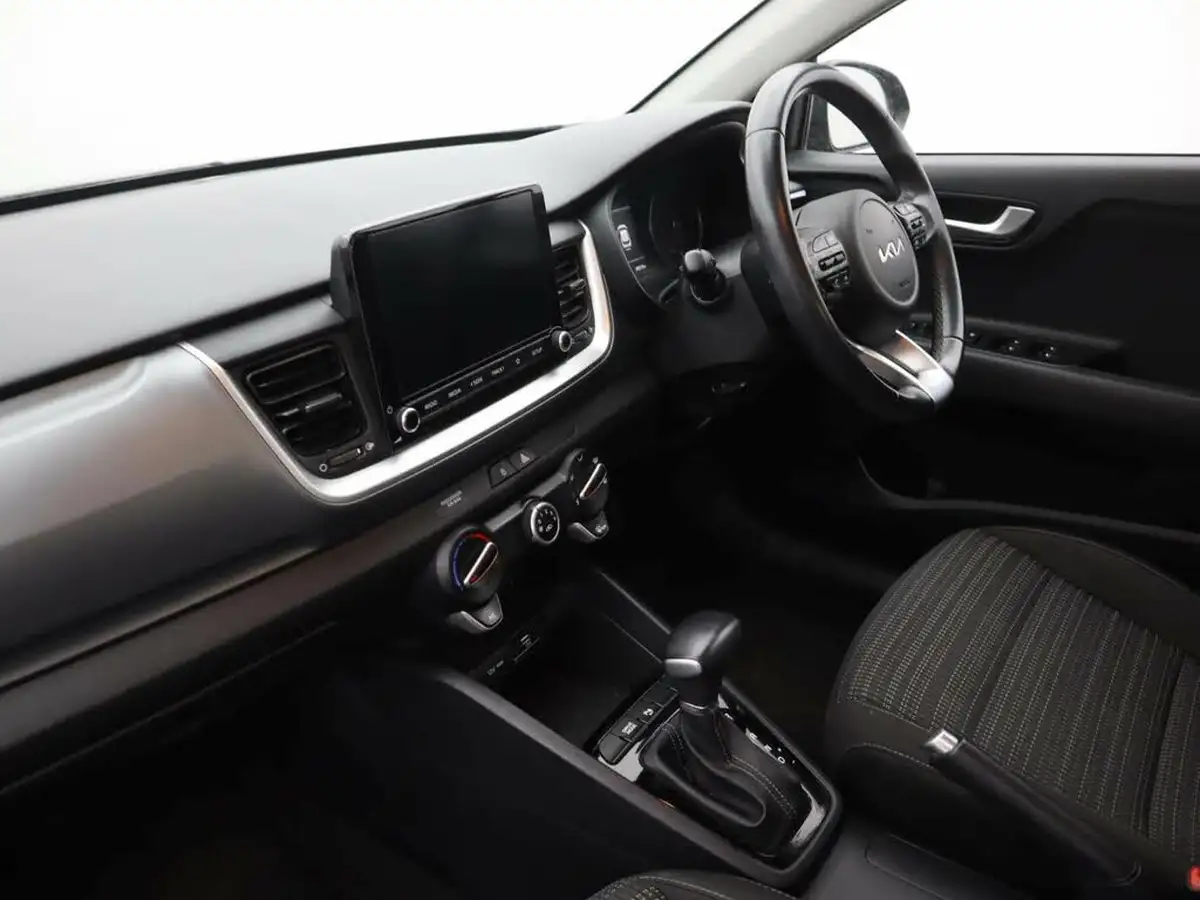 2022-kia-stonic-10-t-gdi-2-dct-big-8