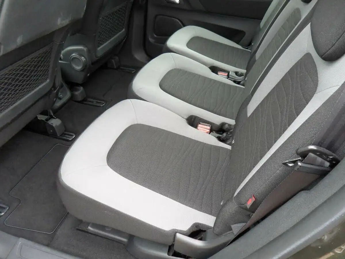 2015-citroen-c4-picasso-16e-hdi-vtr-115ps-big-57