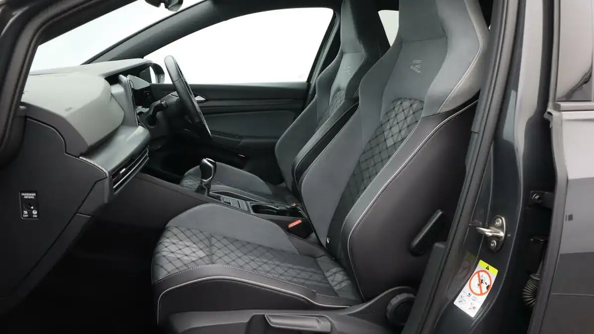 2022-volkswagen-golf-15-tsi-r-line-150ps-hatchback-big-14