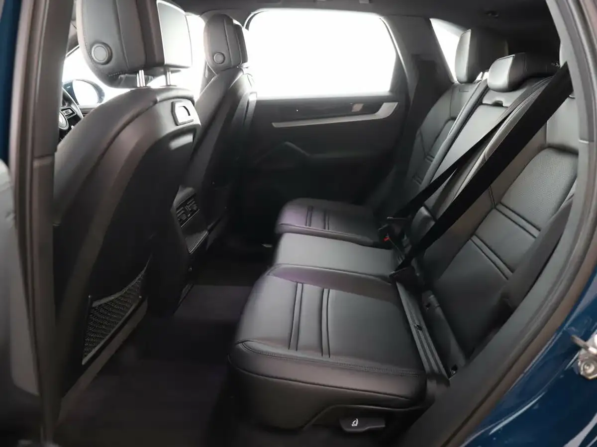 2023-porsche-cayenne-40-v8-station-wagon-big-13