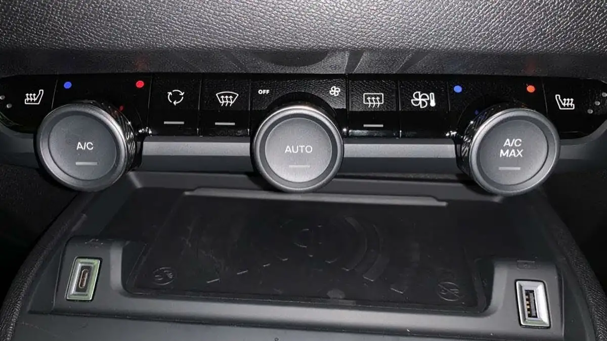 2023-citroen-c4-x-e-shine-plus-big-34