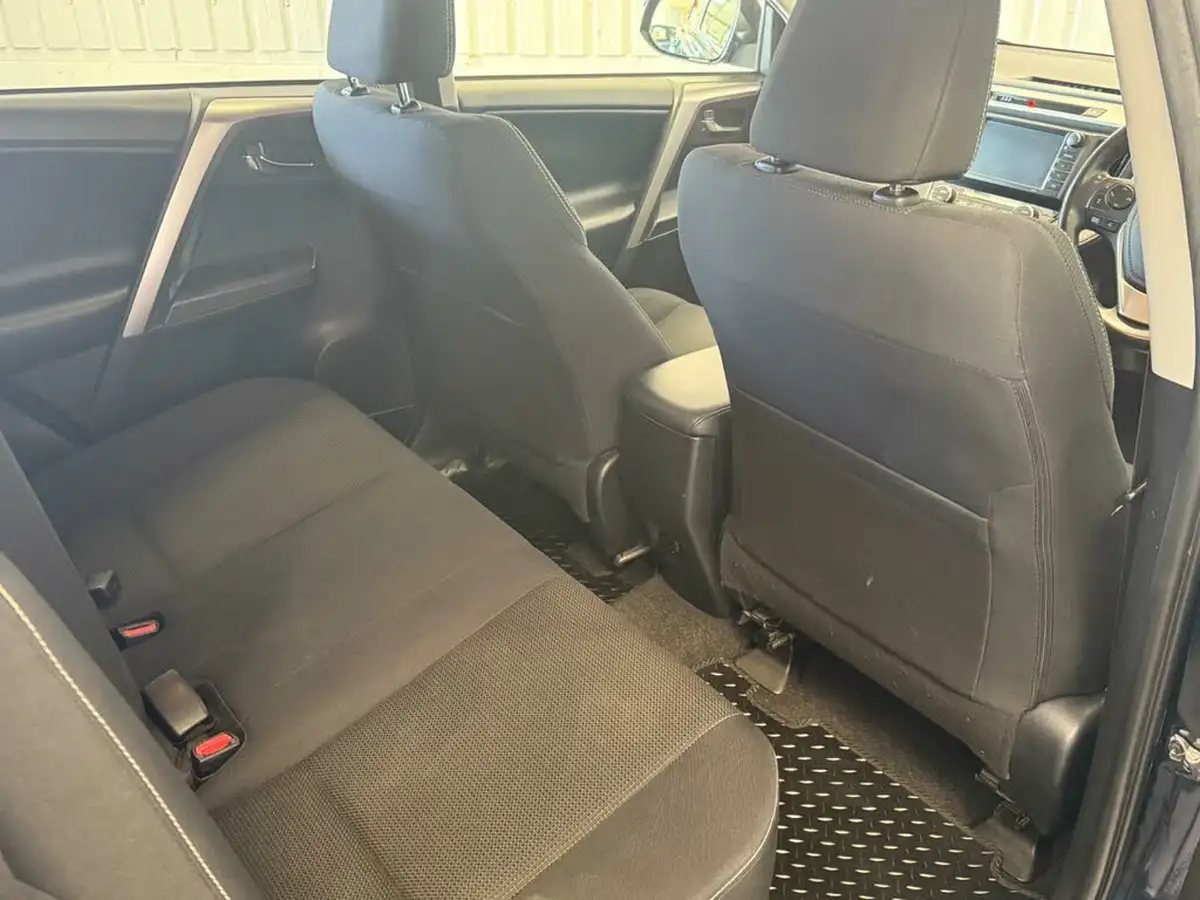 2018-toyota-rav4-25-vvt-i-icon-tech-big-10