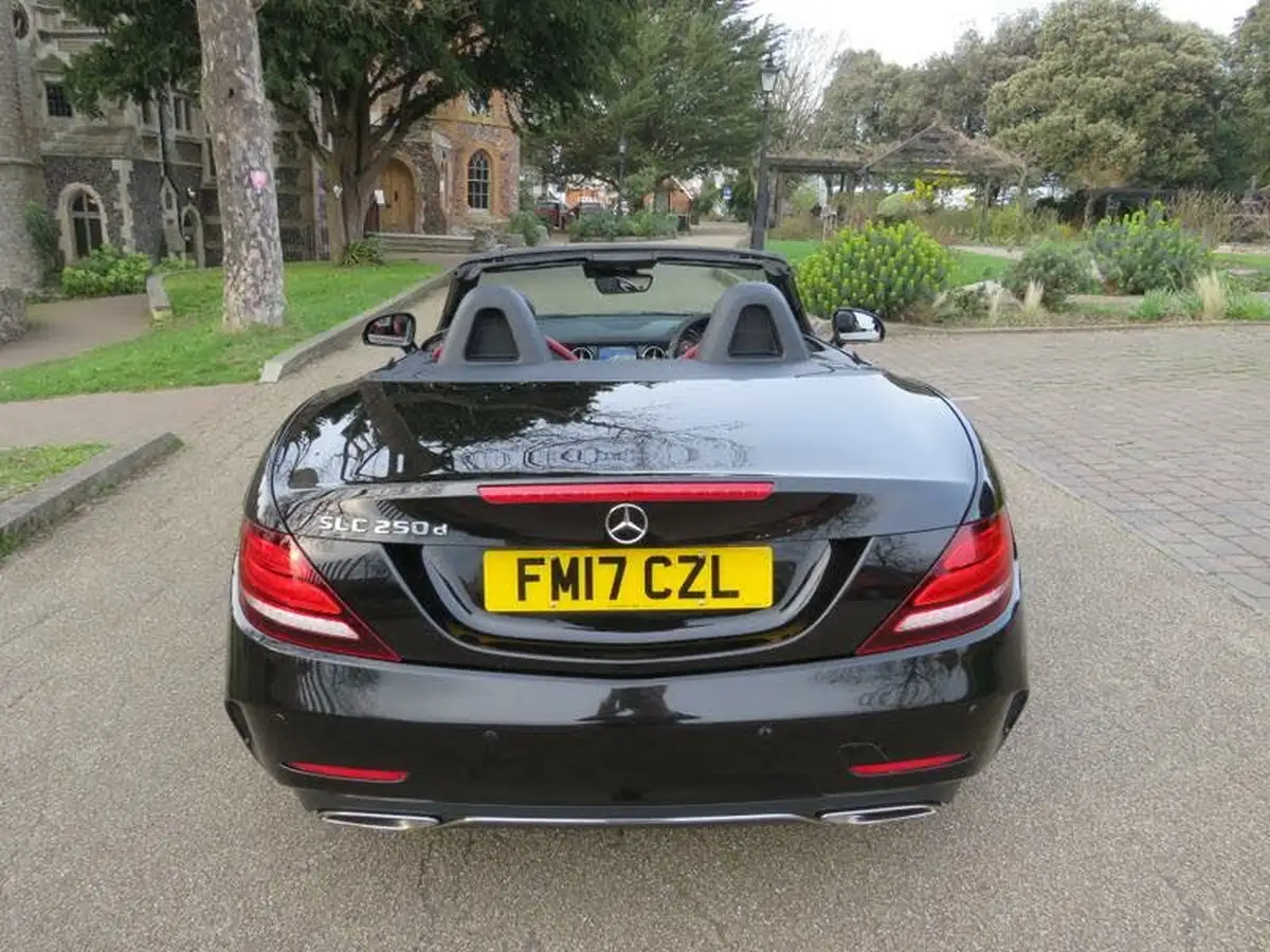 2017-mercedes-benz-slc-21d-slc250d-amg-line-big-10
