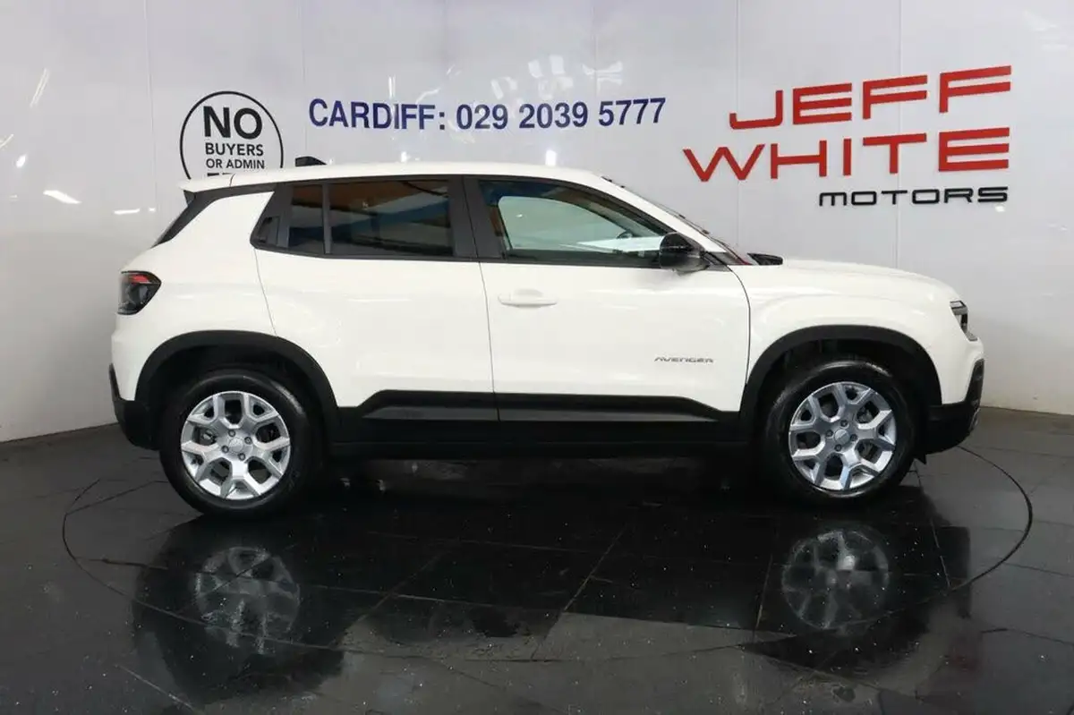 2024-jeep-avenger-12-gse-altitude-big-5