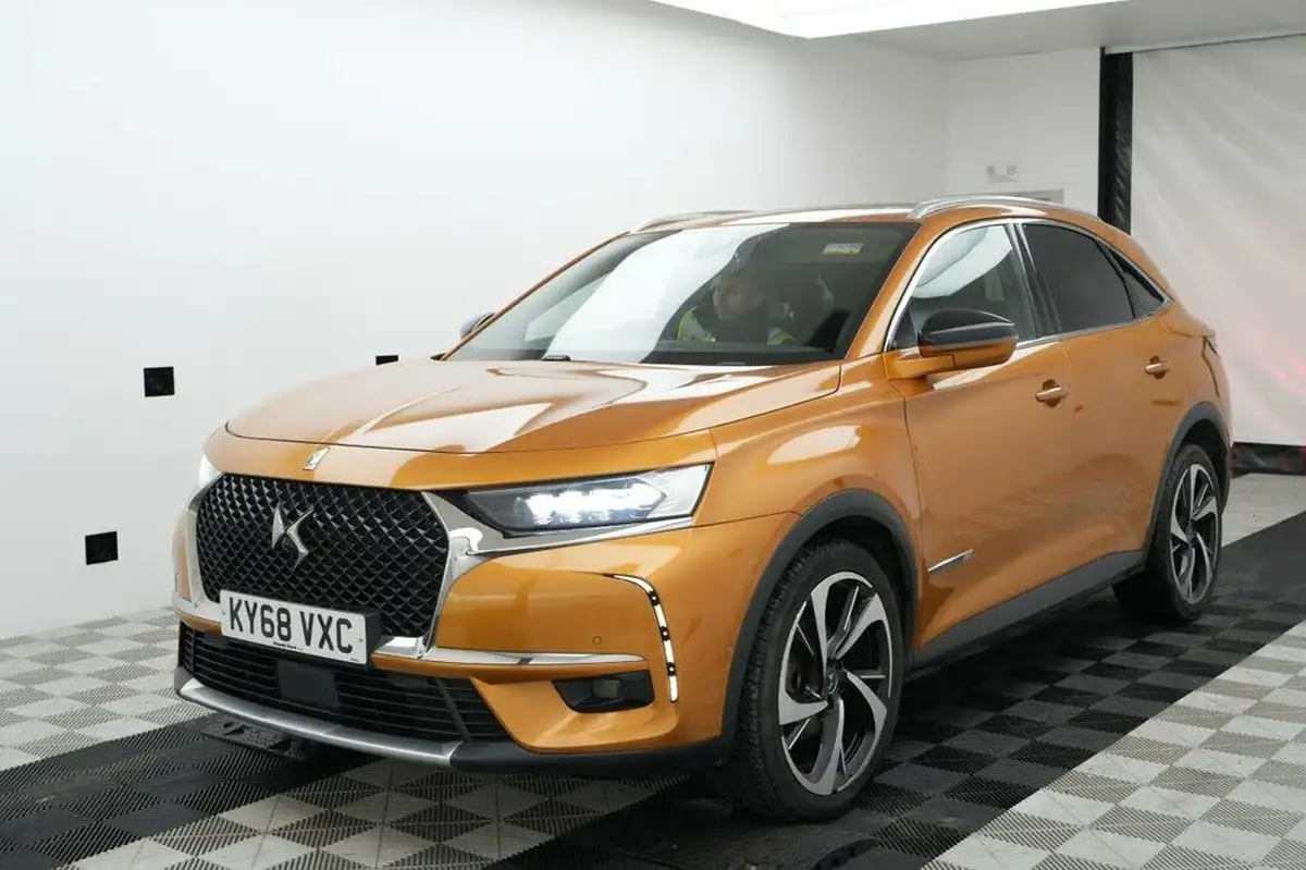 2019-ds-ds-7-crossback-20bluehdi-ultra-prestige-ss-big-30