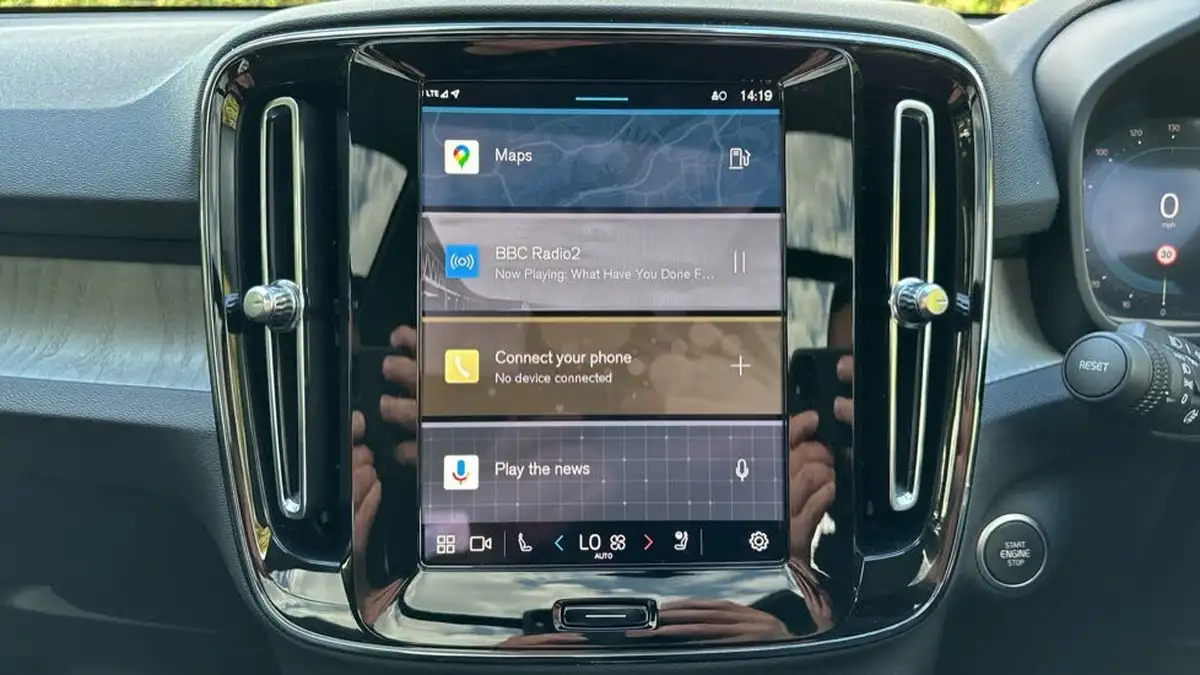 2024-volvo-xc40-20-b4-r-design-pro-big-28