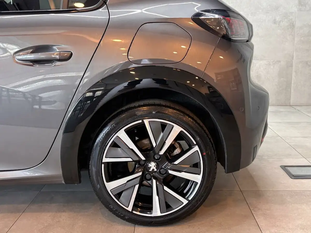 2022-peugeot-208-12-puretech-gt-100ps-big-25