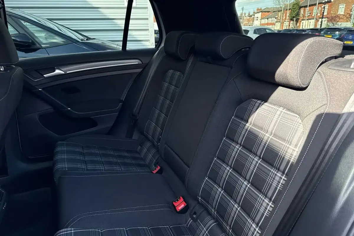 2019-volkswagen-golf-20tdi-gtd-blueline-hatchback-5d-dsg-big-17