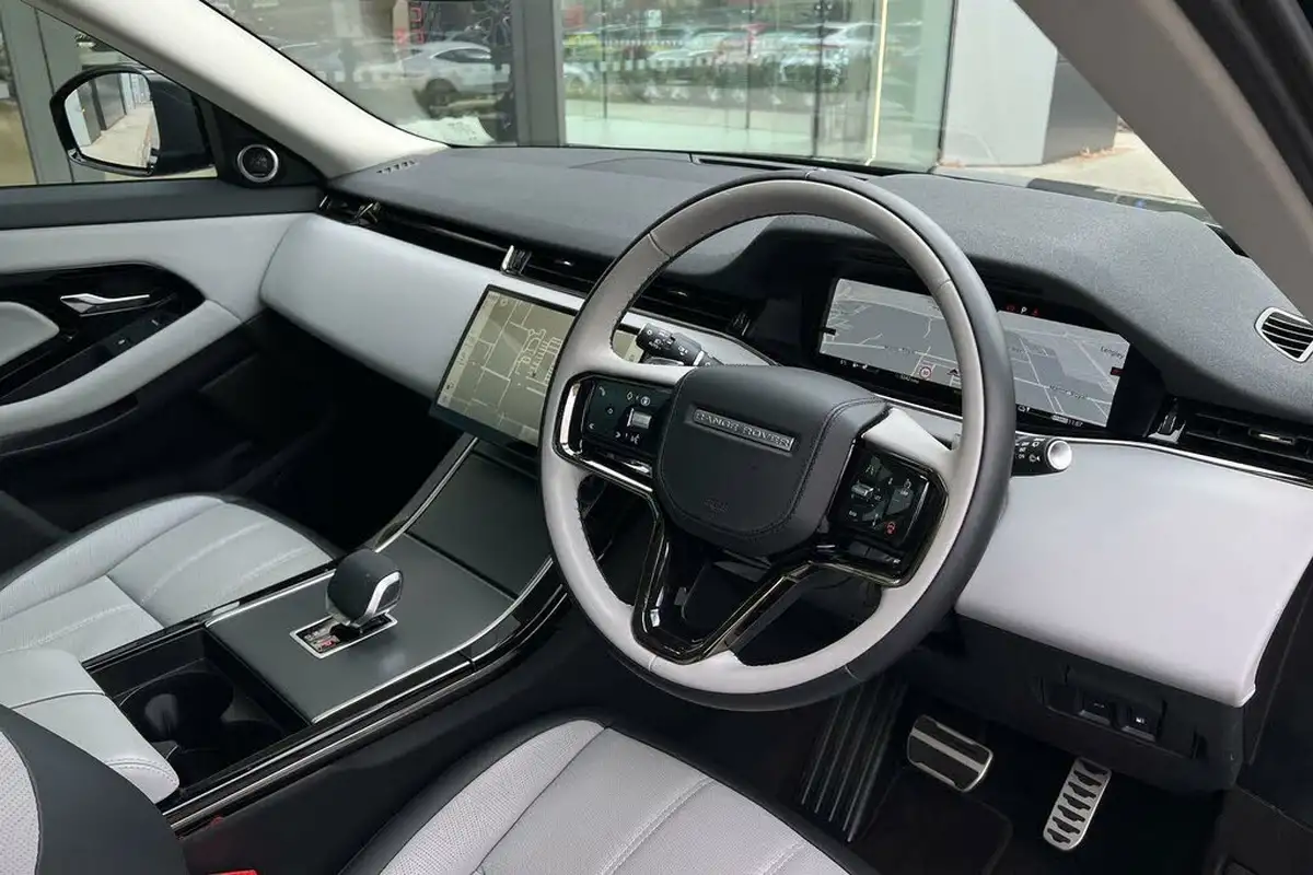 2024-land-rover-range-rover-evoque-15-p270e-dynamic-hse-big-32