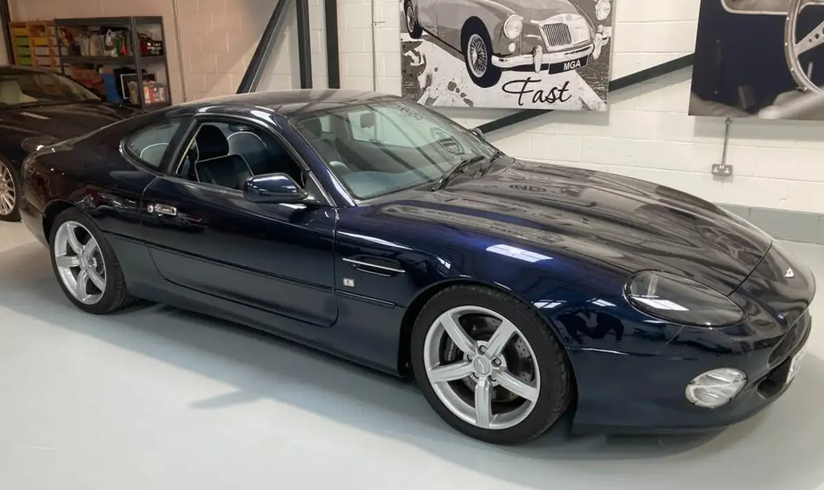 2002-aston-martin-db7-59-vantage-big-0