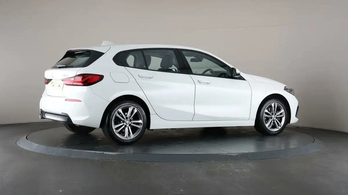 2021-bmw-1-series-15td-116d-sport-lcp-big-57