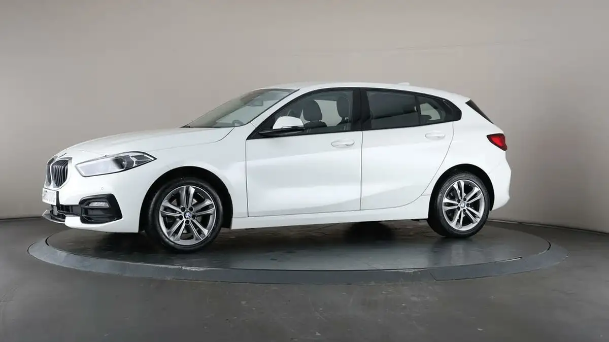 2021-bmw-1-series-15td-116d-sport-lcp-big-33