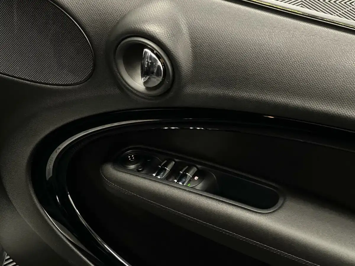 2013-mini-countryman-16-cooper-s-190bhp-all4-big-21