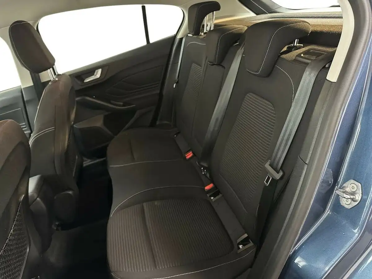 2022-ford-focus-15-titanium-120ps-estate-auto-big-13