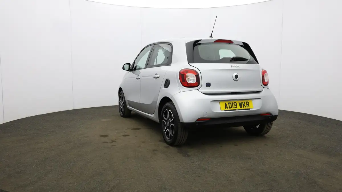 2019-smart-forfour-eq-prime-premium-big-25