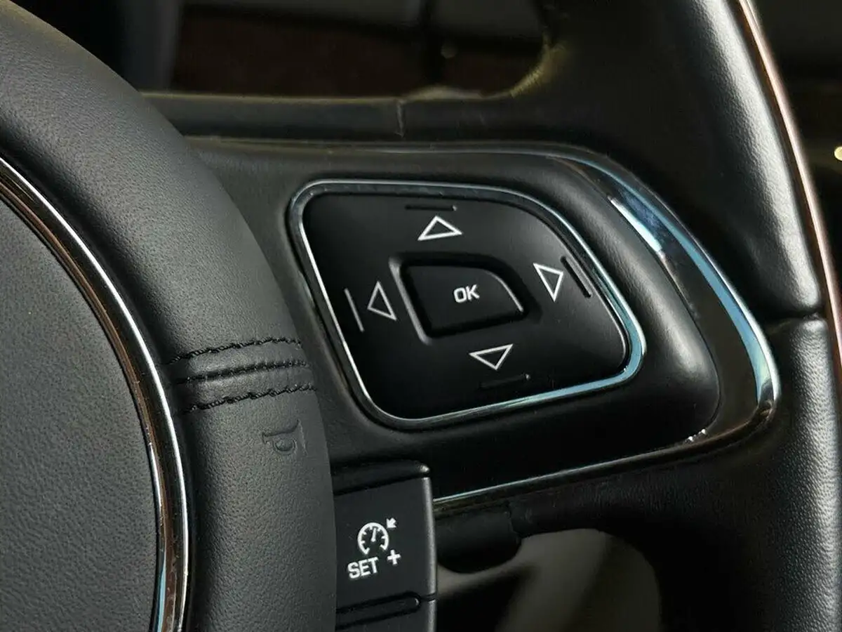 2019-jaguar-xj-series-30td-xj-portfolio-lwb-big-27