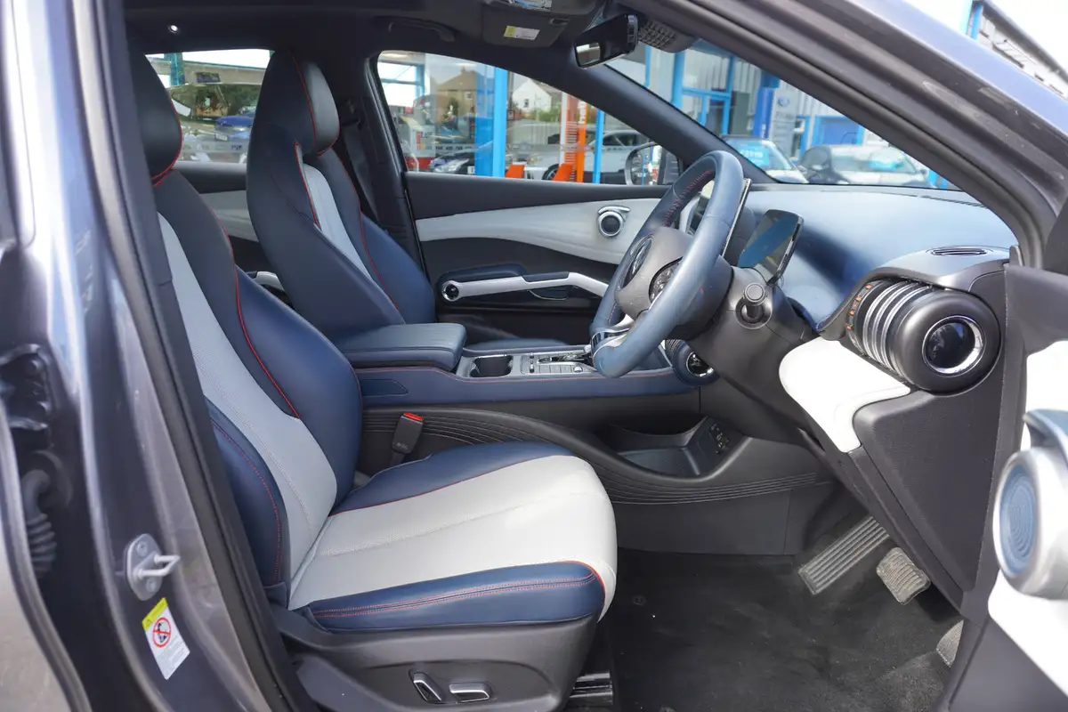 2024-byd-atto-3-e-comfort-big-8